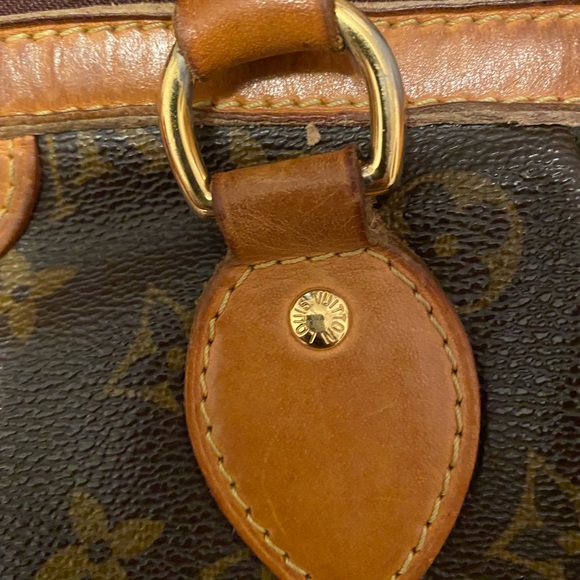 Louis Vuitton
Tivoli Handbag Monogram Canvas PM - Picture 6 of 16